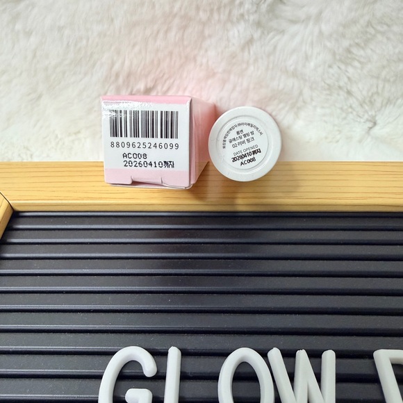 Rom&nd - Glasting Melting Balm. Color: 02 - lovely pink. New. - Picture 2 of 5